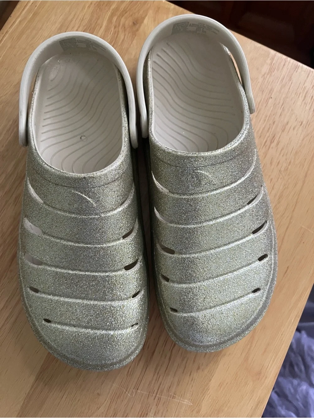 Rugged Shark  Girls Molded EVA Clogs Gold Glitter Metallic size 6 women size 8